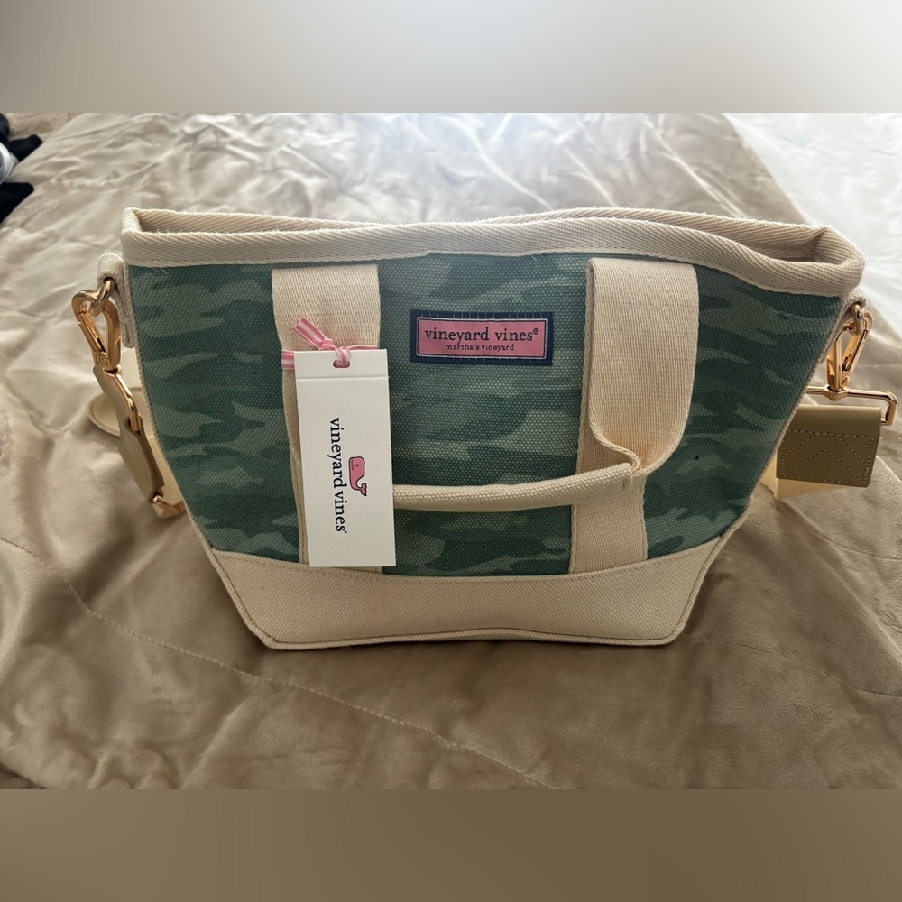 Vineyard Vines Camouflage Green and Cream Tote - Picture 2 of 15